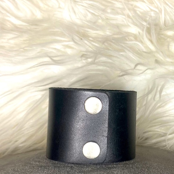 Adjustable Black Faux Leather Bracelet! - Picture 2 of 2